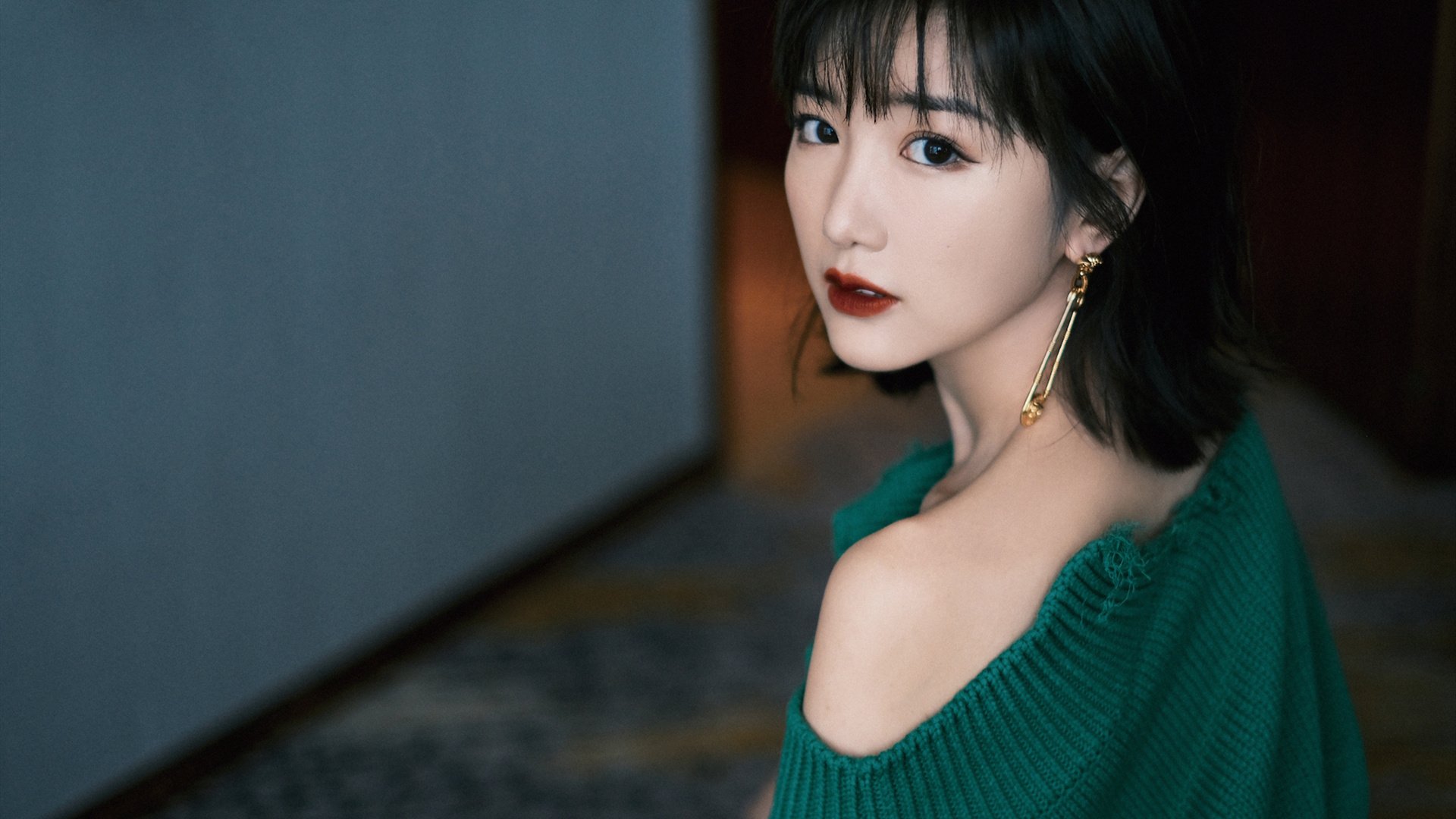 德国骑手拉里萨·保利斯在2024年巴黎奥运会盛装舞步比赛中以“Luna”马匹获得第七名，展现出色表现。